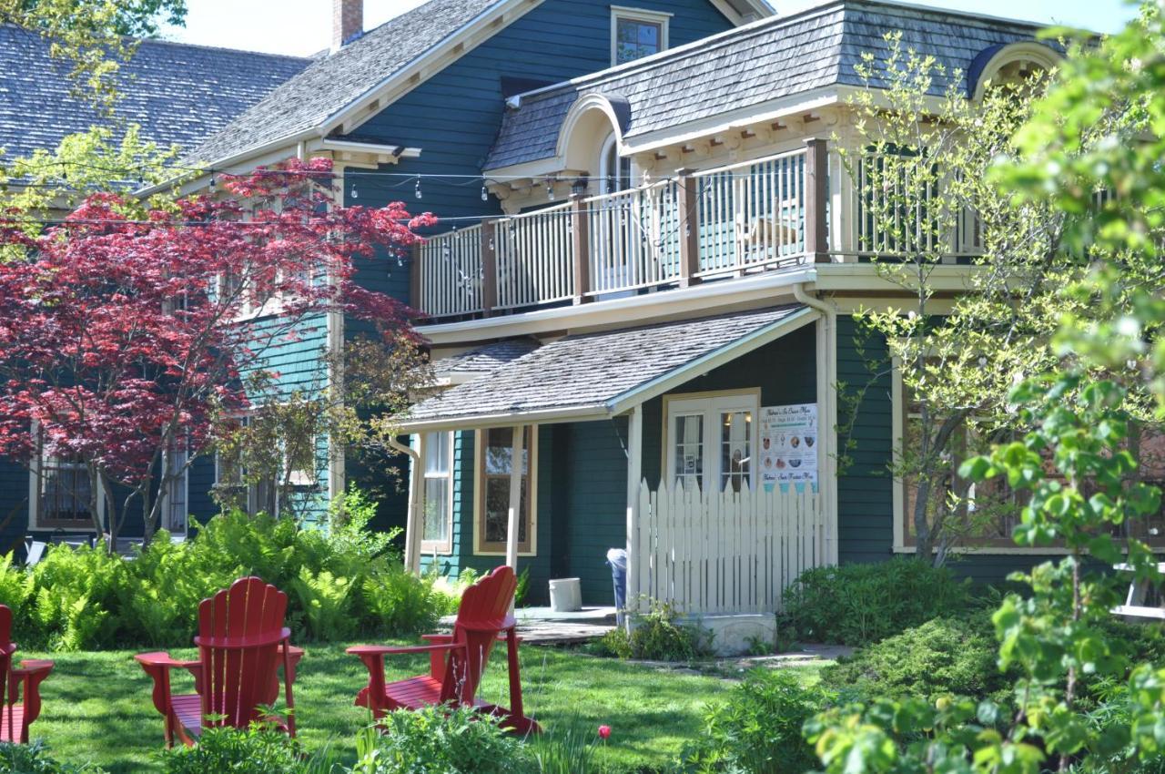 Holman'S Heritage Suites Summerside Exterior photo