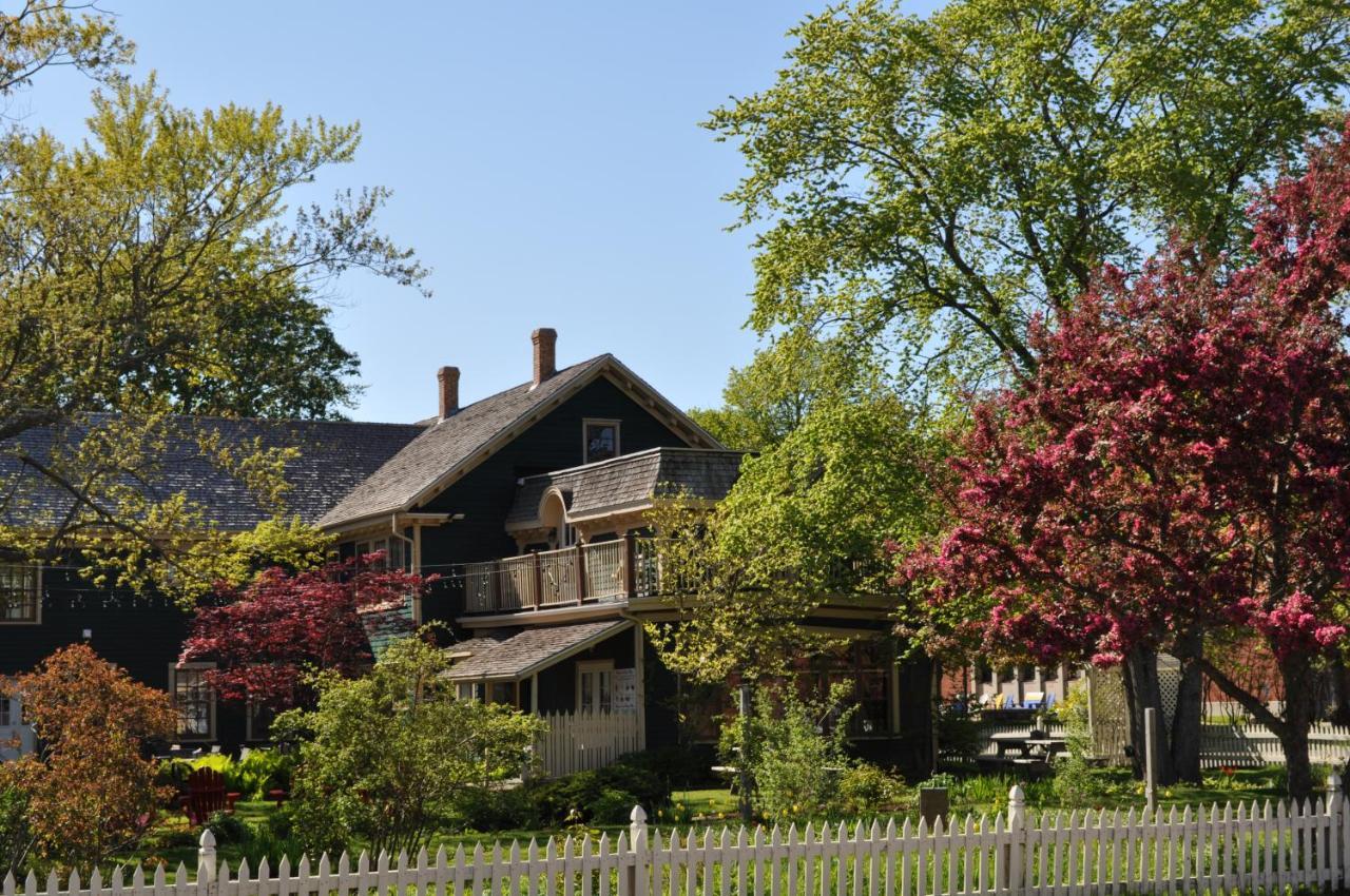 Holman'S Heritage Suites Summerside Exterior photo